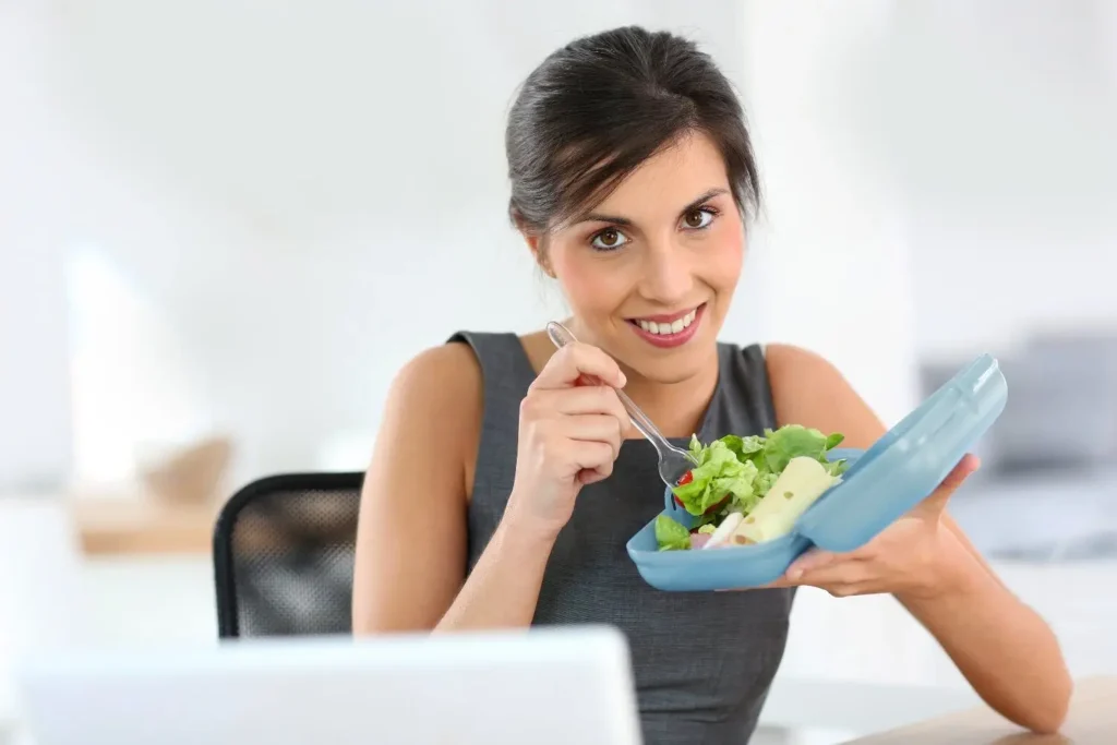 Non saltare i pasti: può rallentare il metabolismo Non saltare i pasti: può rallentare il metabolismo