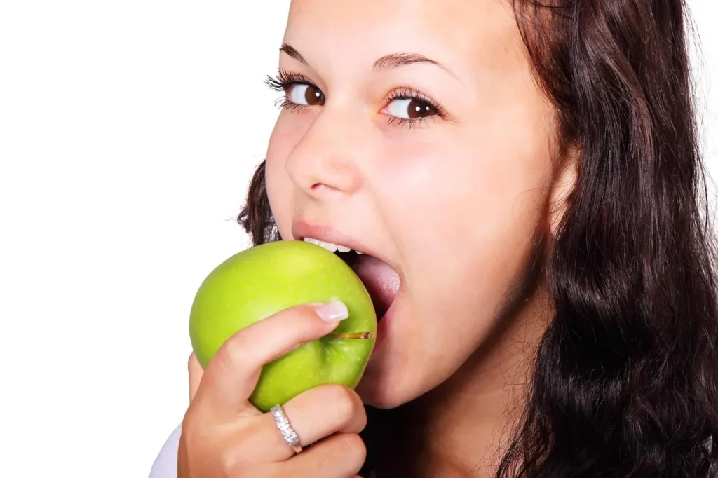 Non saltare i pasti: può rallentare il metabolismo Non saltare i pasti: può rallentare il metabolismo