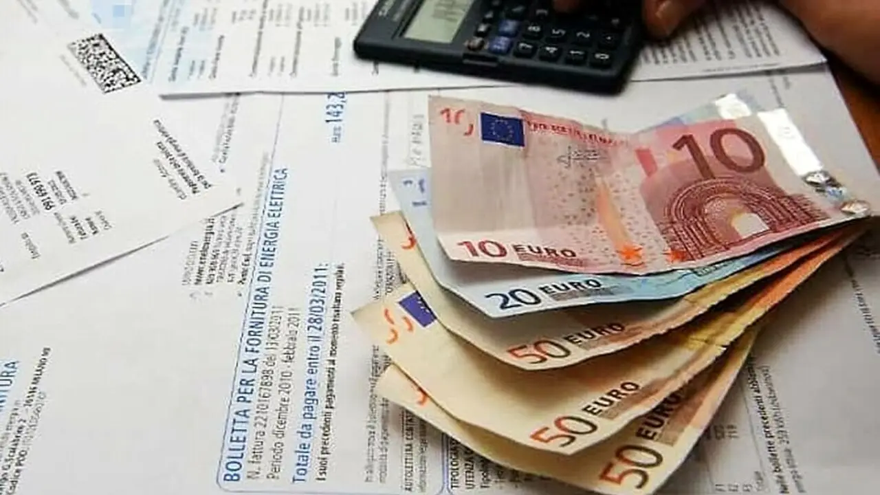 Bonus bollette elettriche da 200 euro al via ecco requisiti e modalità per richiederlo Immagine selezionata