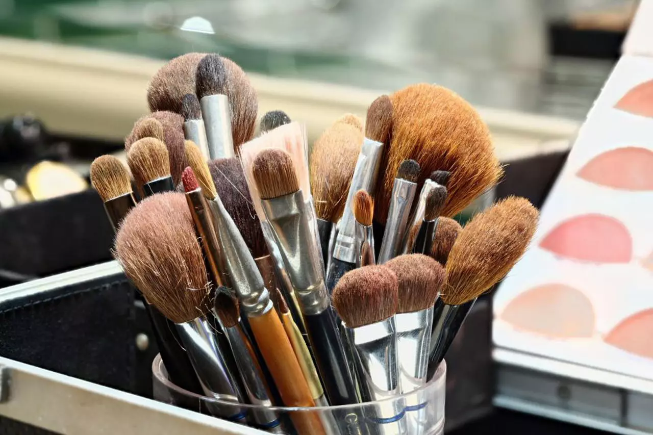 Allarme trucco contaminato: sono stati ritirati dal mercato due prodotti, controlla subito il tuo beauty case Immagine selezionata