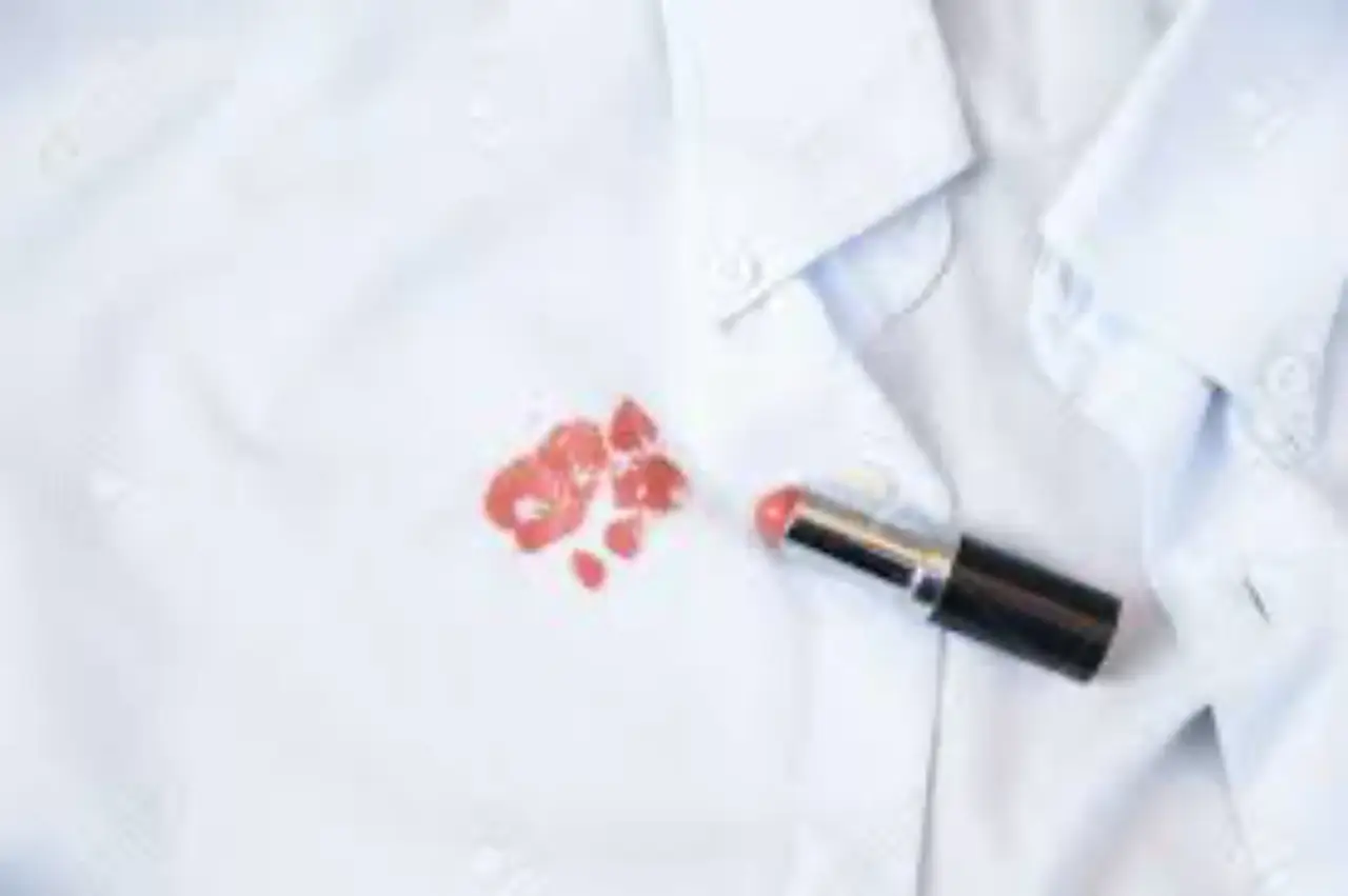 Allarme trucco contaminato: sono stati ritirati dal mercato due prodotti, controlla subito il tuo beauty case Immagine selezionata