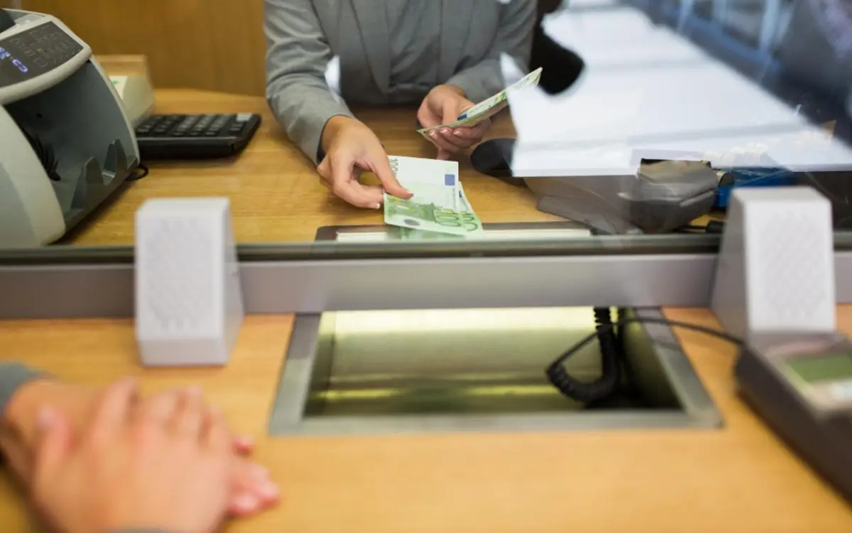 Bonifico sospeso per tre giorni ecco la ragione inaspettata che può causarti problemi con la banca Immagine selezionata