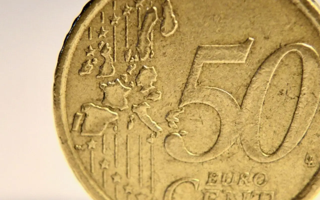 Hai questi 50 centesimi? potresti trasformarli subito in soldi veri Hai questi 50 centesimi? potresti trasformarli subito in soldi veri